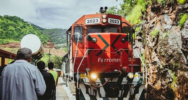 Excursión en grupo con acompañante: Excursión en tren Phoenix AZ y Barrancas del Cobre en México - Copper Canyon Mexico Specialists, LLC 6