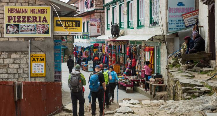 Circuito en helicóptero al campamento base del Everest - Peregrine Treks and Expedition Pvt Ltd 2