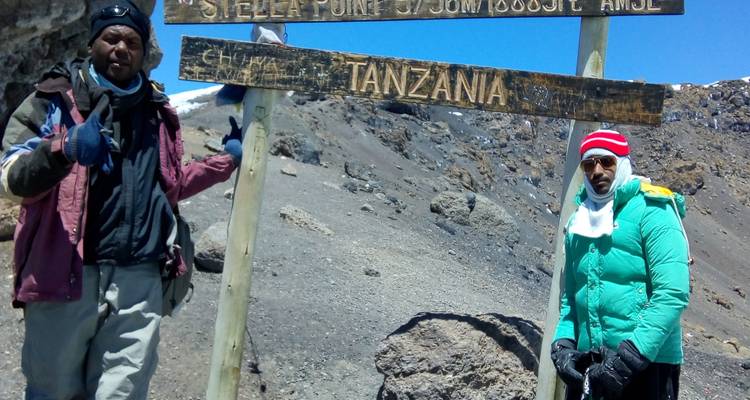 Le meilleur circuit de 6 jours en groupe pour l'ascension du Kilimandjaro par la route Machame : Le prix le plus bas, un itinéraire et des dates soigneusement planifiés. - Africa Natural Tours 4