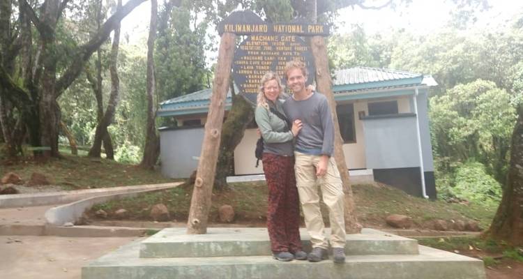 Le meilleur circuit de 6 jours en groupe pour l'ascension du Kilimandjaro par la route Machame : Le prix le plus bas, un itinéraire et des dates soigneusement planifiés. - Africa Natural Tours 2