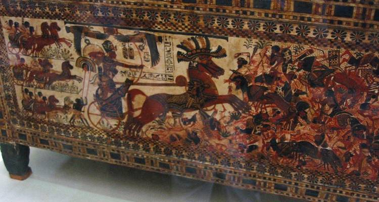 Arte del antiguo Egipto que representa escenas de batalla.
