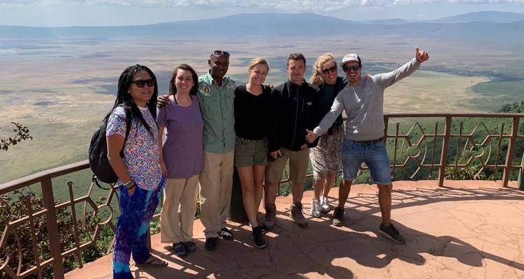 Safari privado de 3 días con acampada visitando los parques nacionales del Serengeti y el Ngorongoro - African Polecat Safaris 3
