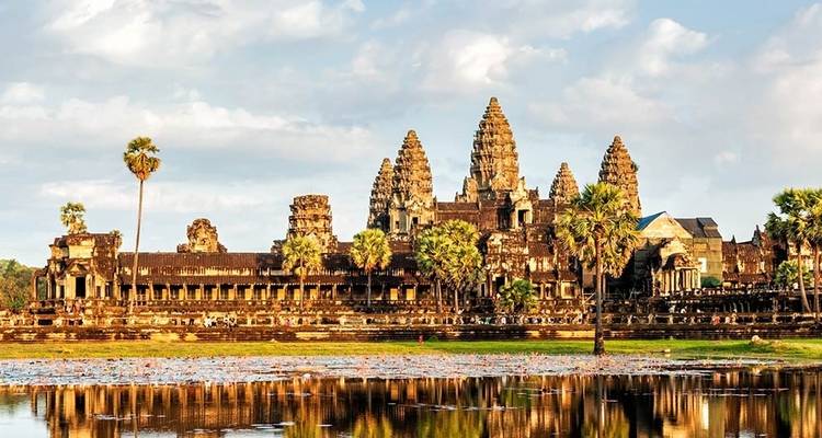 Delve Deep: Vietnam & Cambodia - Topdeck 10