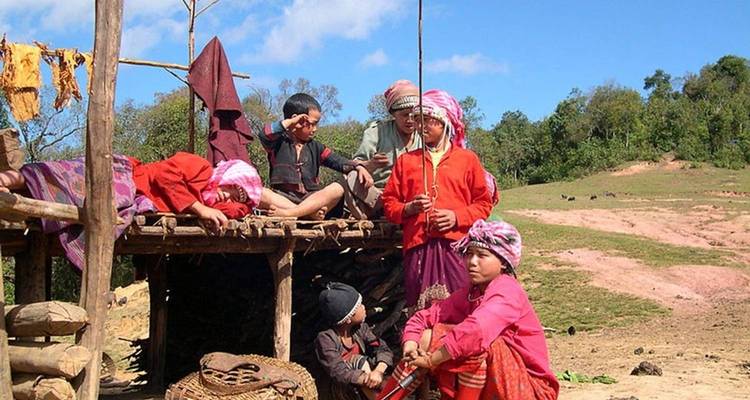 Aventura de 5 días al cruzar la frontera entre Laos y Vietnam - Legend Travel Group 8