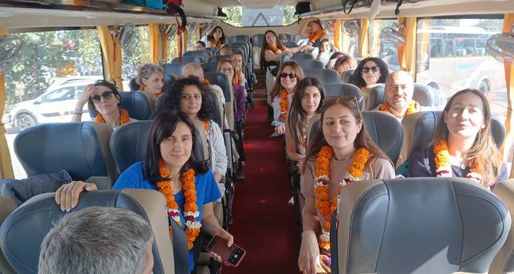 Taj Mahal with Buddhist Tour - Alkof Holidays 2