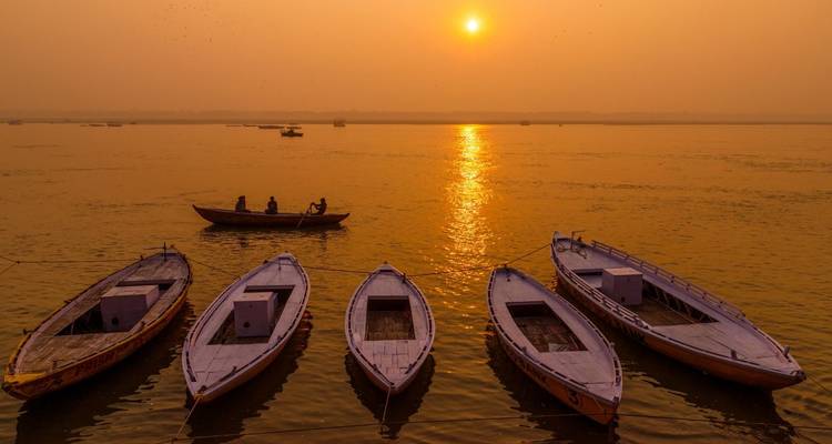Excursion privée de 2 jours à Varanasi au départ de Bangalore : Hôtels de luxe, vols et billets d'avion. - Adreva Trotter Pvt Ltd 1