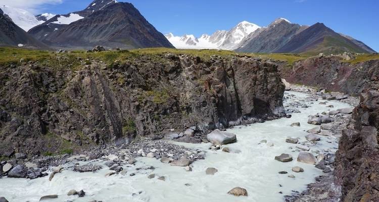 Mongolia's highest peak, Climb to Mt.Khuiten - Discover Altai 4