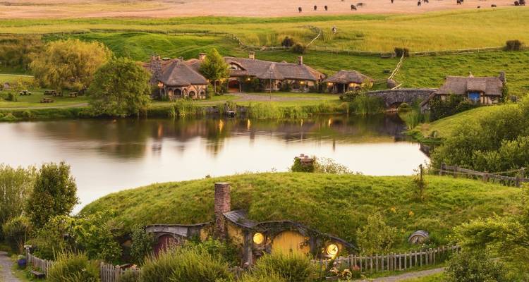 2 Days Waitomo Caves, Hobbiton Movie Set & Rotorua Tour from Auckland - Thrifty Tours 4