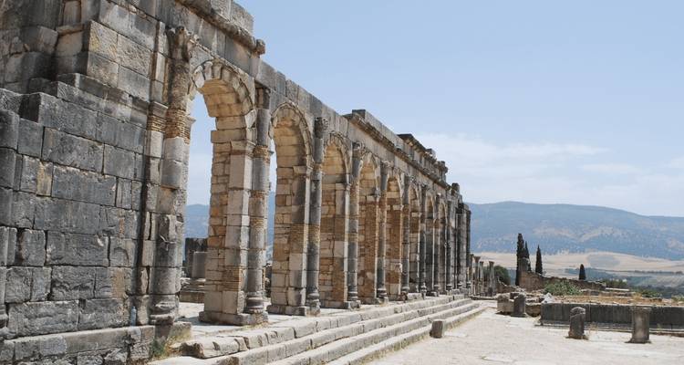 Romeinse ruïnes met bogen