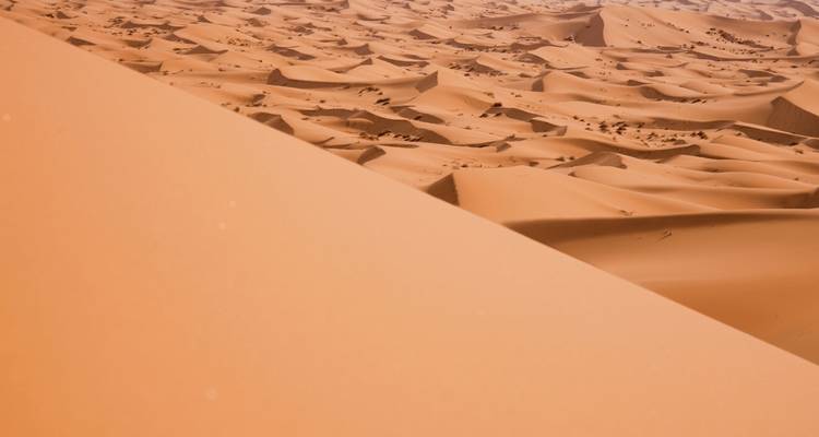 Abstrakte Ansicht von Wüstendünen.