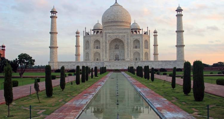 Most Famous Historical Golden Triangle Tour with Varanasi - Agra Travels Service & Tours 9