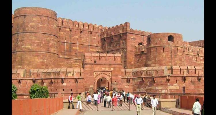 Most Famous Historical Golden Triangle Tour with Varanasi - Agra Travels Service & Tours 8