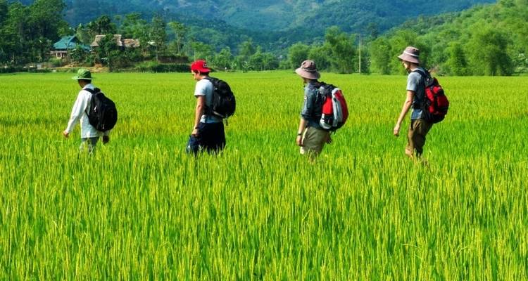 Senderismo corto de 2 días por Mai Chau y alojamiento en casa de familia local - Crossing Vietnam Tour 2