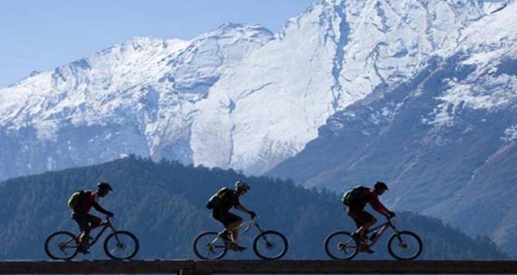 Ciclismo en el Alto Mustang - ciclismo en el reino prohibido de Nepal - Trekking Team Group 4