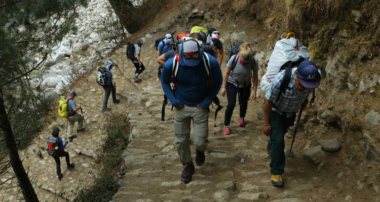 Grupo que se une a la Travesía por el campamento base del Everest - 12 días - White Hill Adventure Treks and Expedition Pvt Ltd 1