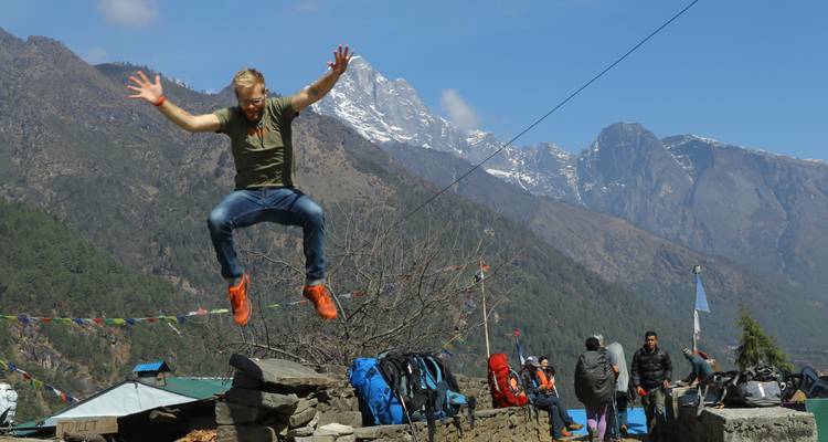 Grupo que se une a la Travesía por el campamento base del Everest - 12 días - White Hill Adventure Treks and Expedition Pvt Ltd 2