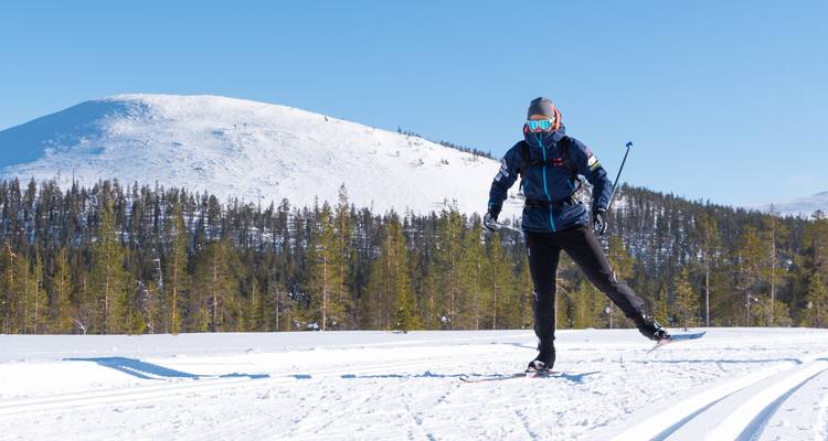 Cross-Country Skiing in Lapland - Exodus Adventure Travels 1