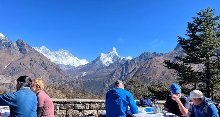 Trekking de Lujo a las Vistas del Everest -6 Días - Himalayan Adventure Treks & Tours 8