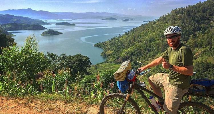 Safaris por Ruanda de 3 días de caminata por Bisoke y experiencia en los lagos Gemelos y Apicultura - sin alojamiento - African Travellers 2