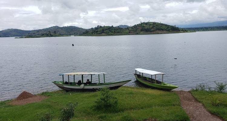 Safaris por Ruanda de 3 días de caminata por Bisoke y experiencia en los lagos Gemelos y Apicultura - sin alojamiento - African Travellers 10