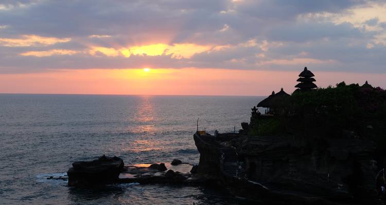 Explore Bali & Beyond - Putu Bali Driver 2
