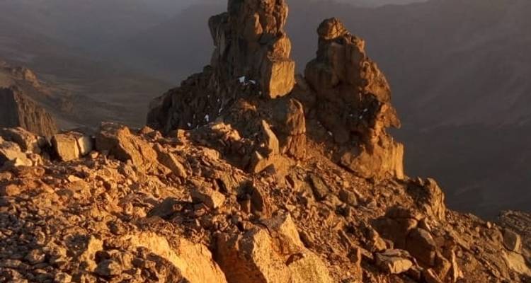 Trek de 6 jours au Mont Kenya : Aventure sur la route de Sirimon à Chogoria - Pam Tours and Travel  4