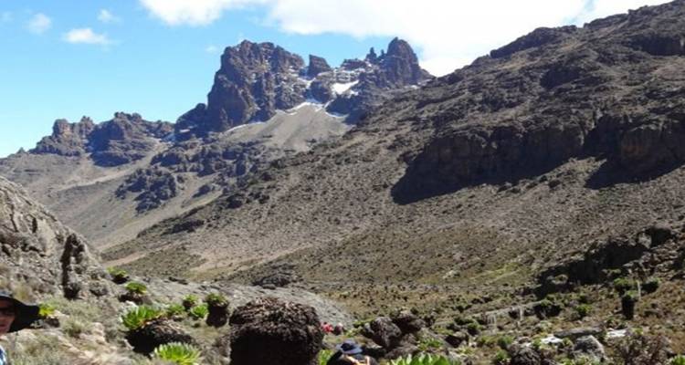Trek de 6 jours au Mont Kenya : Aventure sur la route de Sirimon à Chogoria - Pam Tours and Travel  7