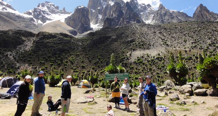 Trek de 6 jours au Mont Kenya : Aventure sur la route de Sirimon à Chogoria - Pam Tours and Travel  8