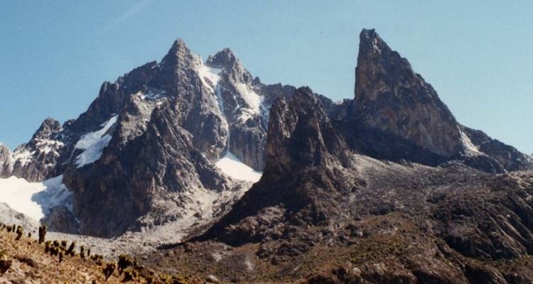 Trek de 6 jours au Mont Kenya : Aventure sur la route de Sirimon à Chogoria - Pam Tours and Travel  2