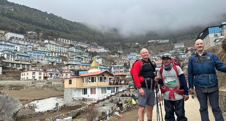 Excursión al campamento base del Everest 14 días - Eco Holidays Nepal 3
