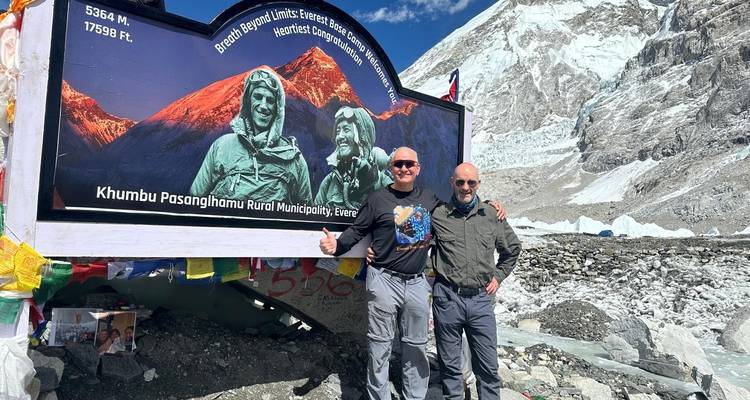Excursión al campamento base del Everest 14 días - Eco Holidays Nepal 6