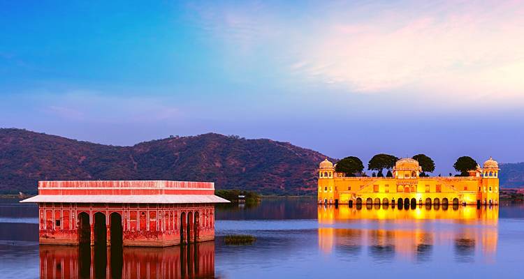 Excursión en tierra: circuito privado Guiada de lujo al triángulo de oro y Benarés - desde Kochi/ Chennai/ Goa, etc., con vuelos: Taj Mahal, fuertes y palacios y Jaipur, Varanasi - Adreva Trotter Pvt Ltd 7