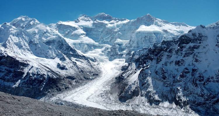 Excursionismo en campamento base del Kanchenjunga - Eco Holidays Nepal 3