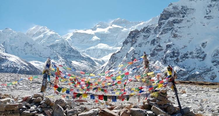 Excursionismo en campamento base del Kanchenjunga - Eco Holidays Nepal 4