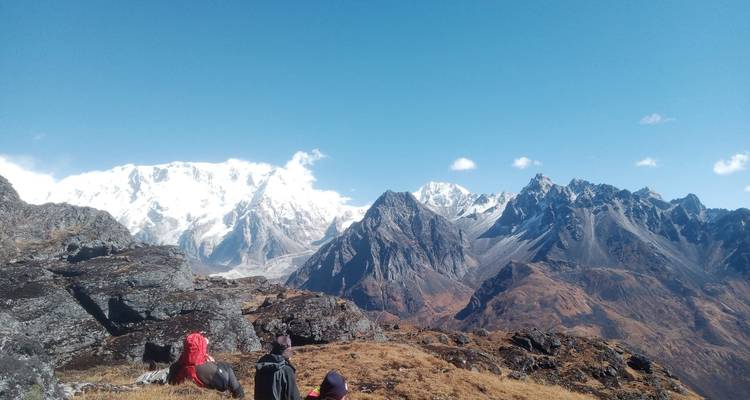 Excursionismo en campamento base del Kanchenjunga - Eco Holidays Nepal 7