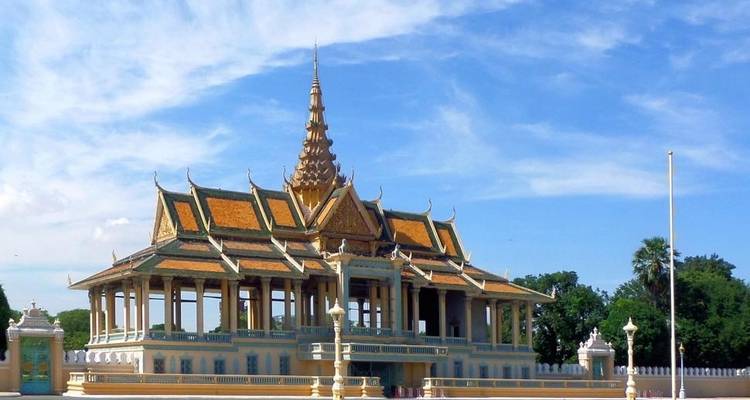Lifetime Cambodia Honeymoon Holiday to Angkor Wat, Siemreap, Phnom Penh - 6 Days - VietLong Travel 9