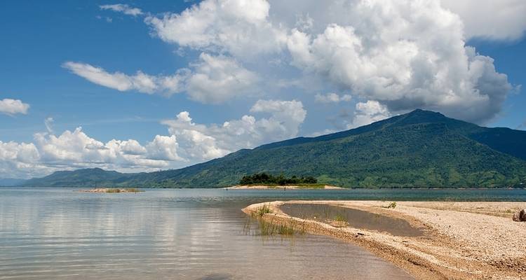 Visita a la ciudad de Vientián y visita al lago Nam Ngum - VietLong Travel 10