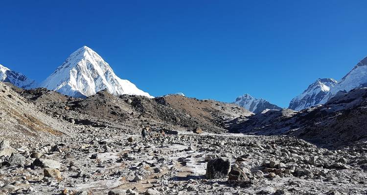 Escalada al campamento base del Everest y al pico Lobuche - Adventure Himalayan Travels 9