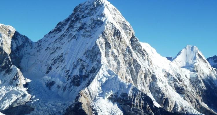 Escalada al campamento base del Everest y al pico Lobuche - Adventure Himalayan Travels 6