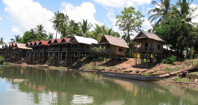 Visita turística a Wat Phou, Don Khone, Isla Khong, Escala en Pakse - VietLong Travel 1