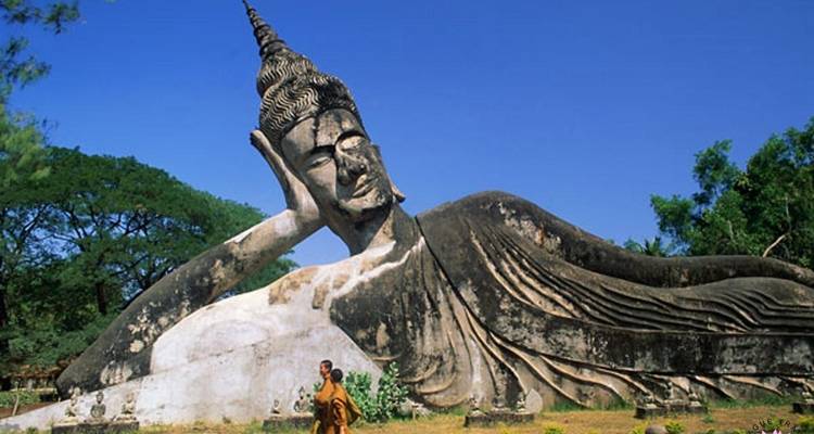 Visita turística a Wat Phou, Don Khone, Isla Khong, Escala en Pakse - VietLong Travel 6