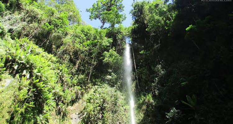 Circuito de un día a las cataratas Meru -  Travel Africa Safari Agency 1