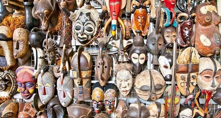 Visita el Centro del Patrimonio Cultural y la Galería Local -  Travel Africa Safari Agency 4