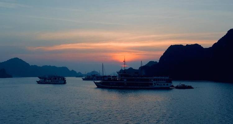 Viaje económico a Vietnam desde Hanói, bahía de Halong a Da Nang, Hoi An, Saigón - VietLong Travel 9