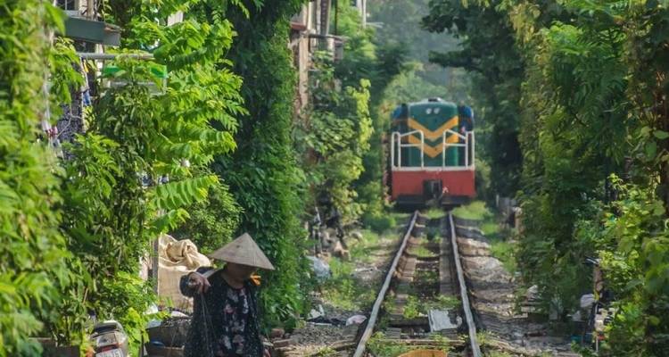 Viaje económico a Vietnam desde Hanói, bahía de Halong a Da Nang, Hoi An, Saigón - VietLong Travel 6