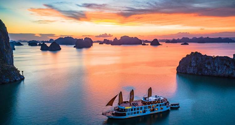 Ha long Crucero Leyenda de la Luz del Sol Halong 3días/2noches 3 - Nhat Long Travel Company 1