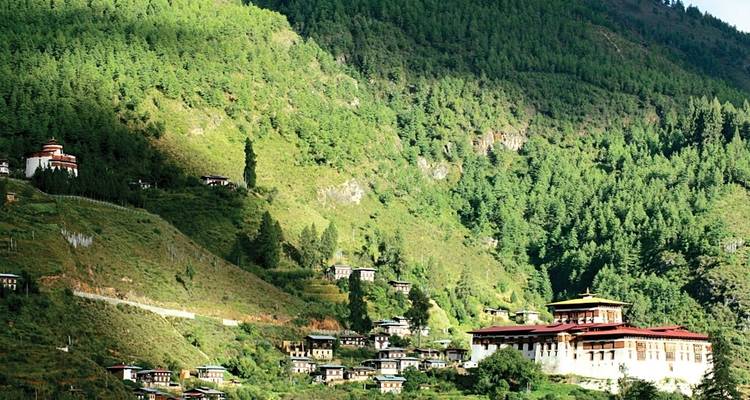 7 Days - Bhutan Tour with 4 Days Druk Path Trek - Female Guide Holiday 3