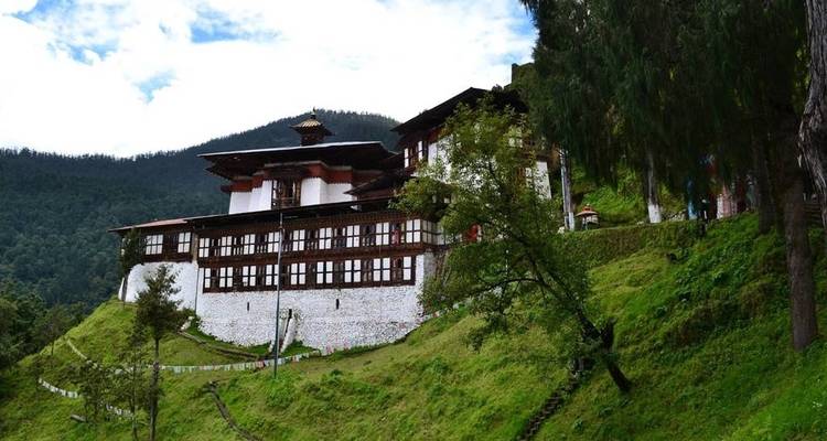 7 Days - Bhutan Tour with 4 Days Druk Path Trek - Female Guide Holiday 4