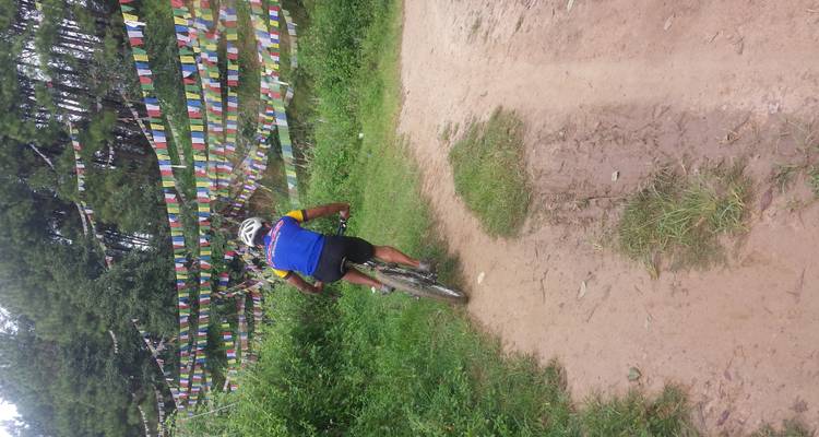 Bicicleta de ruta por el valle de Katmandú - Mountain Ascend Treks Pvt. Ltd. 3