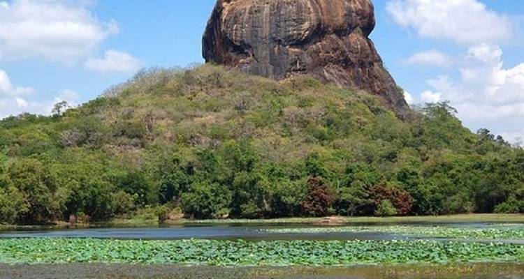 Sri Lanka Holiday Round Tour 13-Day with private driver, vehicle and H/B accommodations - Lanka Safe Tours 2